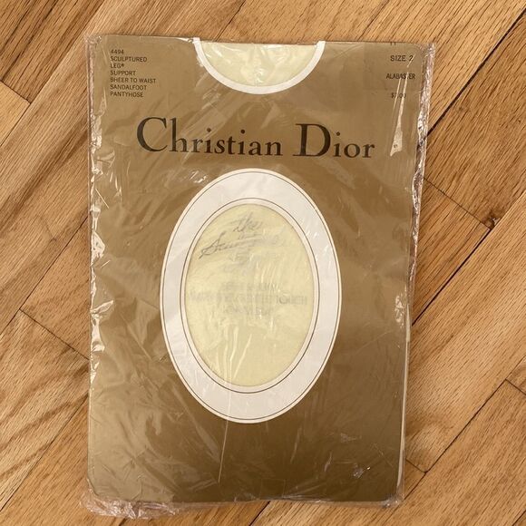 Christian Dior New Alabaster Sheer To Waist Sandalfoot Pantyhose Size 2 - Picture 2 of 8